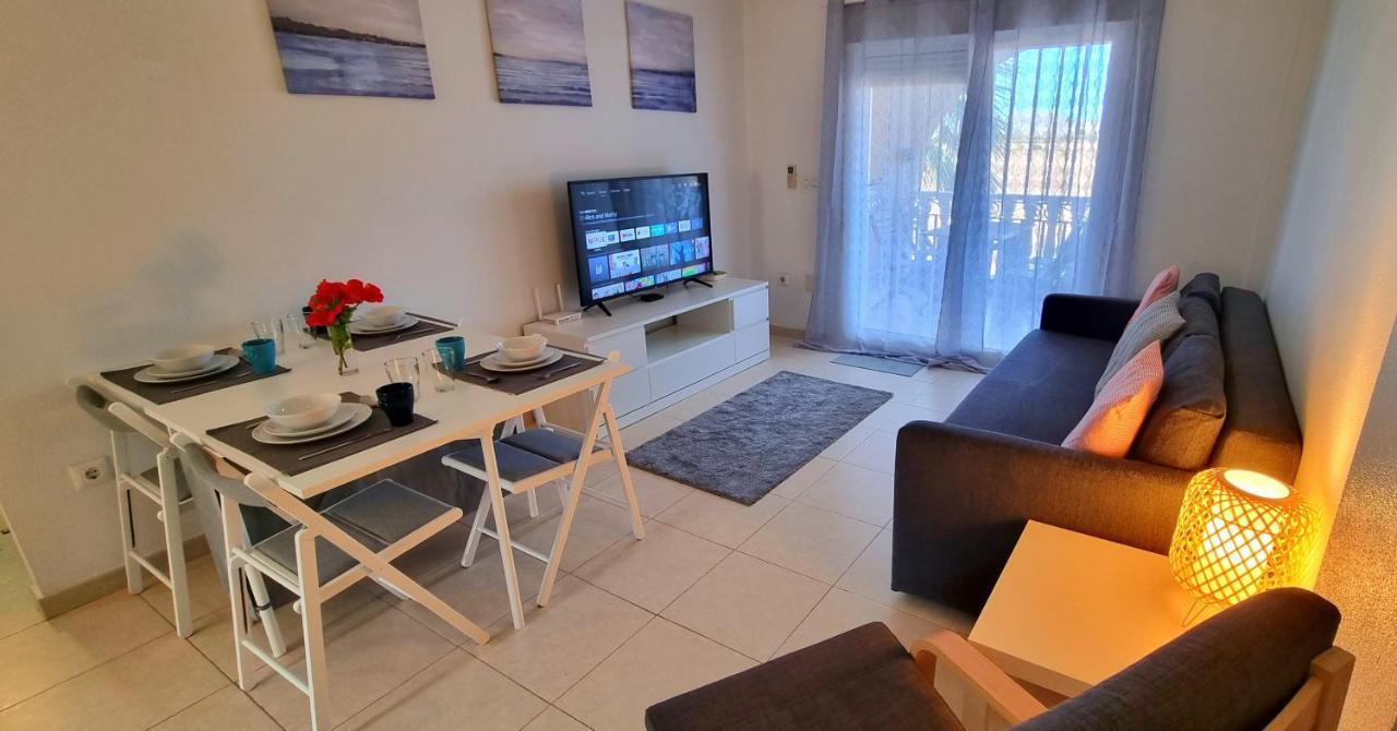 Lovely 2 Bed, 2 Bath Apt With 2 Large Pools Apartment Los Alcazares Bagian luar foto